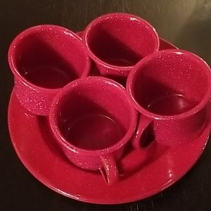 Coleman camping dish set 4 plates/4 mugs